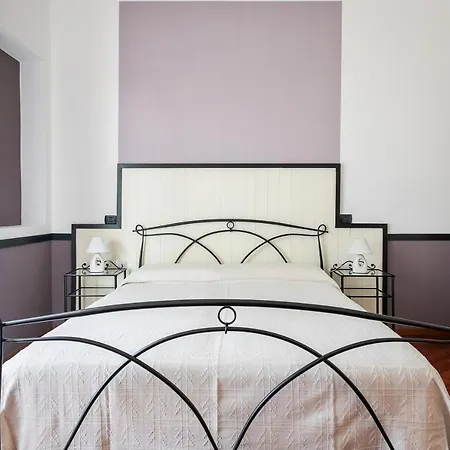 Santa Chiara By Myhomeincomo