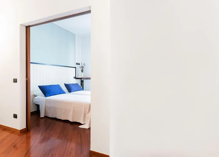 Santa Chiara By Myhomeincomo *