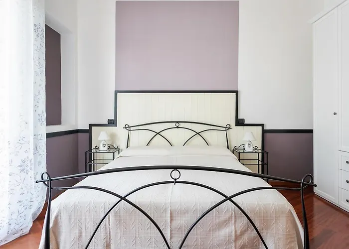 Santa Chiara By Myhomeincomo