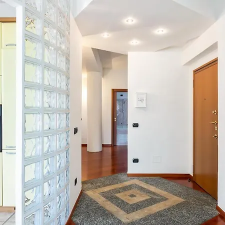 Santa Chiara By Myhomeincomo Apartamento *